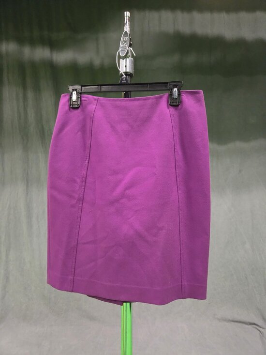 Halogen Dresses & Skirts - Halogen pencil skirt fuchsia Size 8P